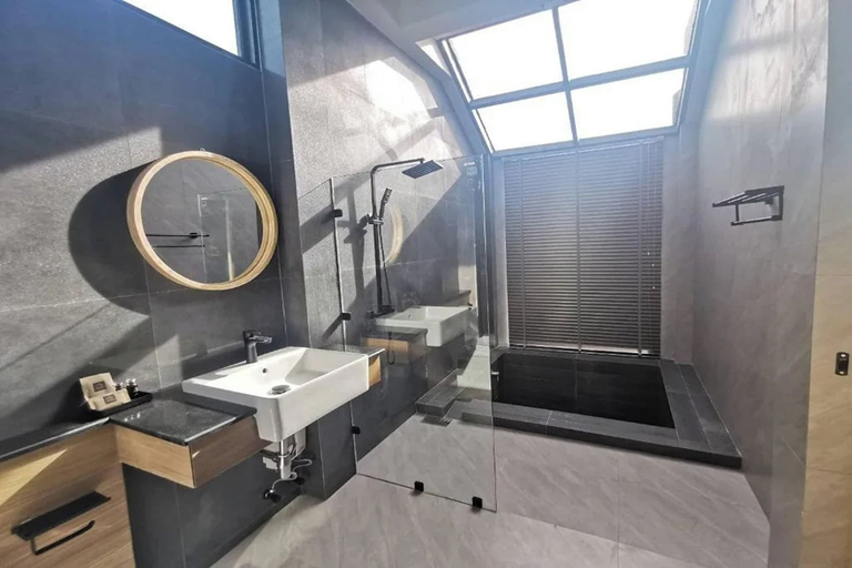 Bathroom 4, The Posh Khao Kho, Khao Kho