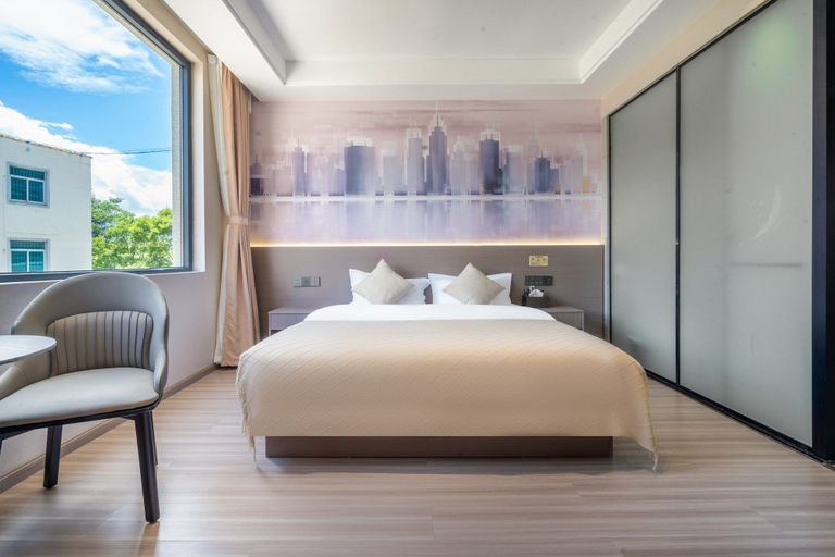 Room 5, Ancient City District Ai Shan Hotel, Lijiang