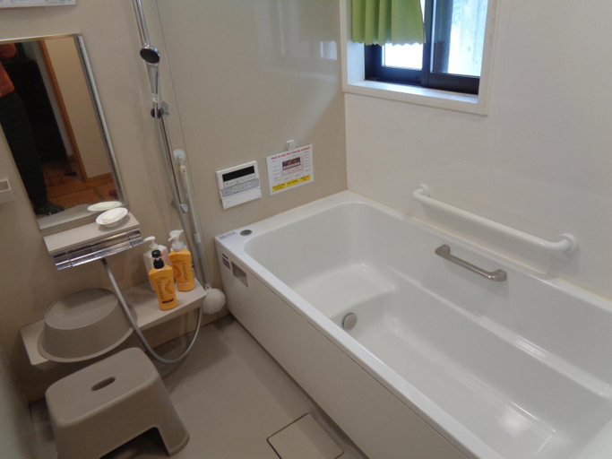 Bathroom 3, Premium Guest House "Alaskan Dream", Akiōta