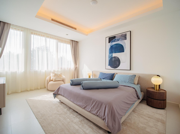 Room 4, Luxurious 5bedroom White Estate Villa Private Lake, Phuket Island