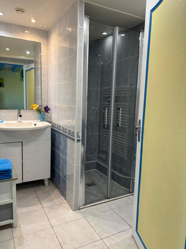 Bathroom 3, Domaine Aurore de Beaufort, Indre-et-Loire