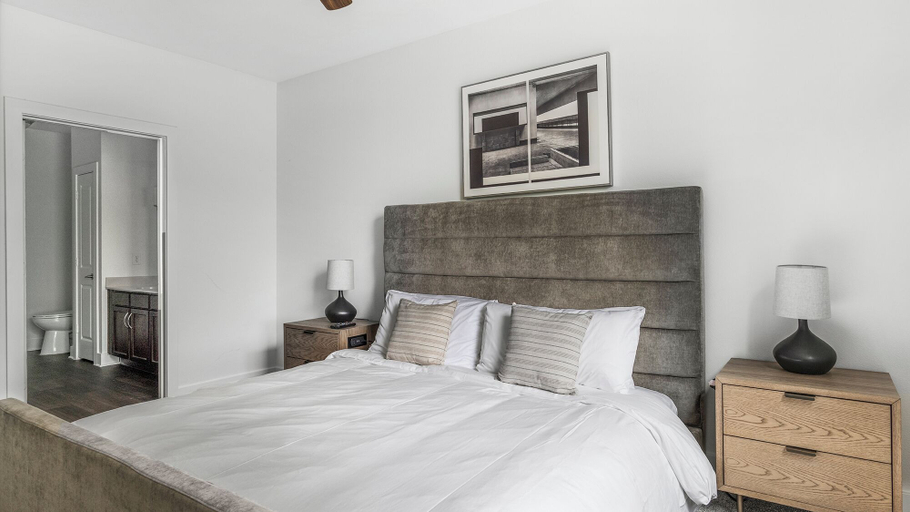 Room 5, Landing Apartments - North Dallas, Dallas