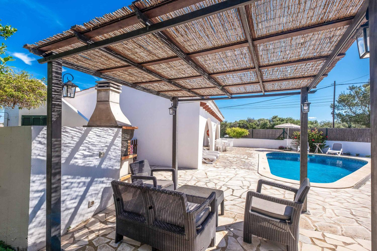 Others 5, Villa Chiquita, Baleares