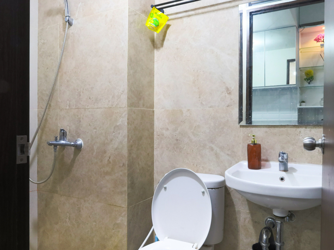 Bathroom 5, Apartemen Transpark Cibubur, Depok
