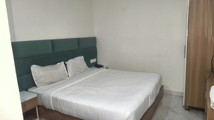 Bedroom 4, Hotel Sundram , Panchkula