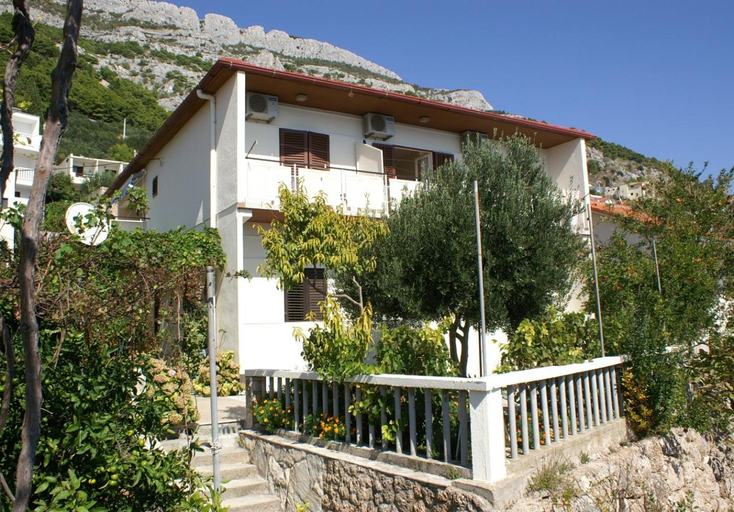 Others 4, Apartments by the sea Pisak, Omis - 1004, Omiš