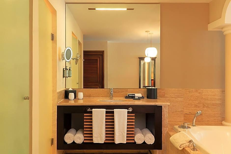 Bathroom 5, Grand Palladium Select White Sand Resort & Spa - All Inclusive, Cozumel