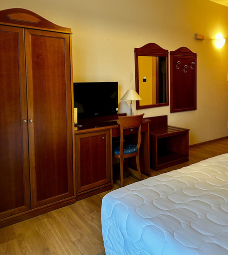 Bedroom 3, Hotel De La Ville, Pavia