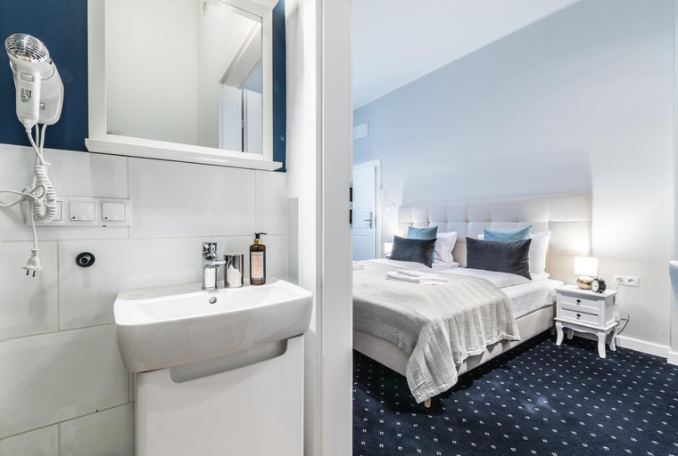 Bathroom 3, SERENITY Aparthotels - Old Town Poznan by Friendly Apartments, Poznań City
