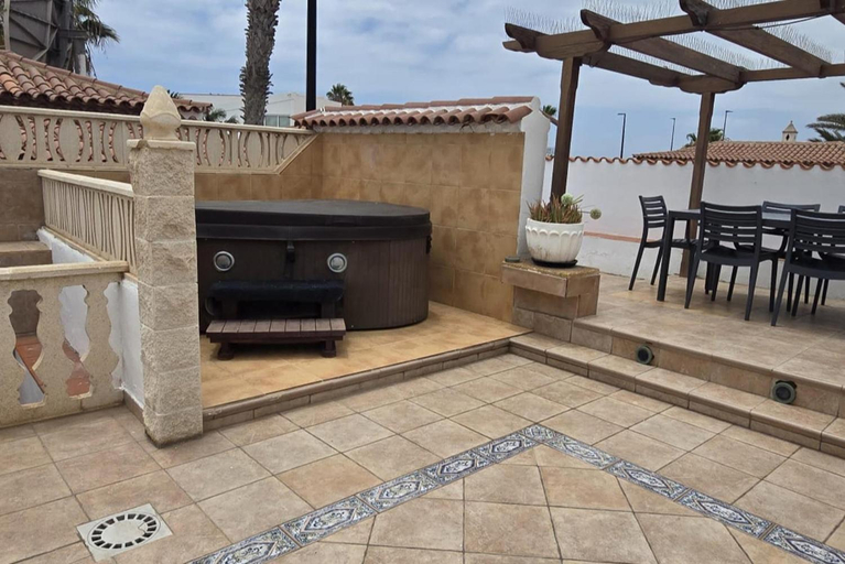 Facilities 3, Exceptional 3 Bed Villa Malpas, Sleeps 6, H/pool, Santa Cruz de Tenerife
