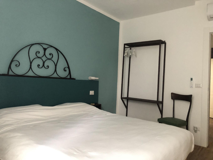 Bedroom 4, DIMOR'A'   ROOMS, Grosseto