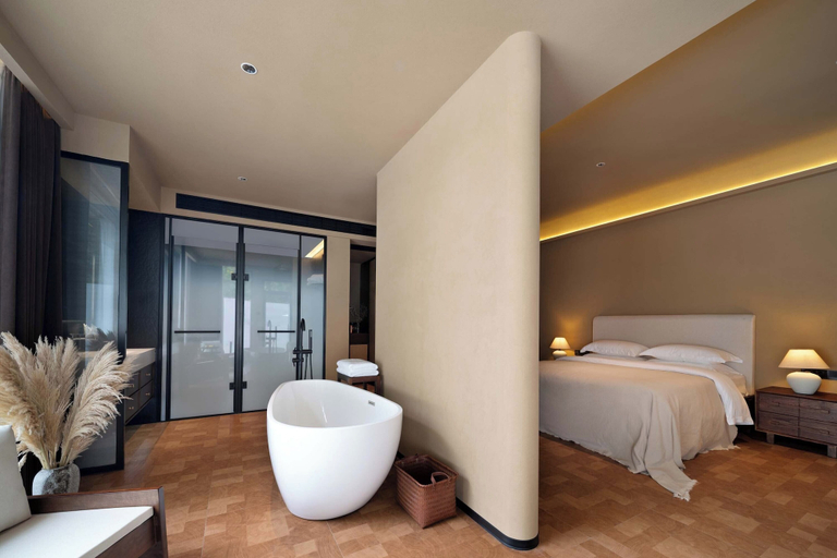 Deep soaking bathtub 3, Fenghuang Border Town Mountain Homestay, Xiangxi Tujia and Miao