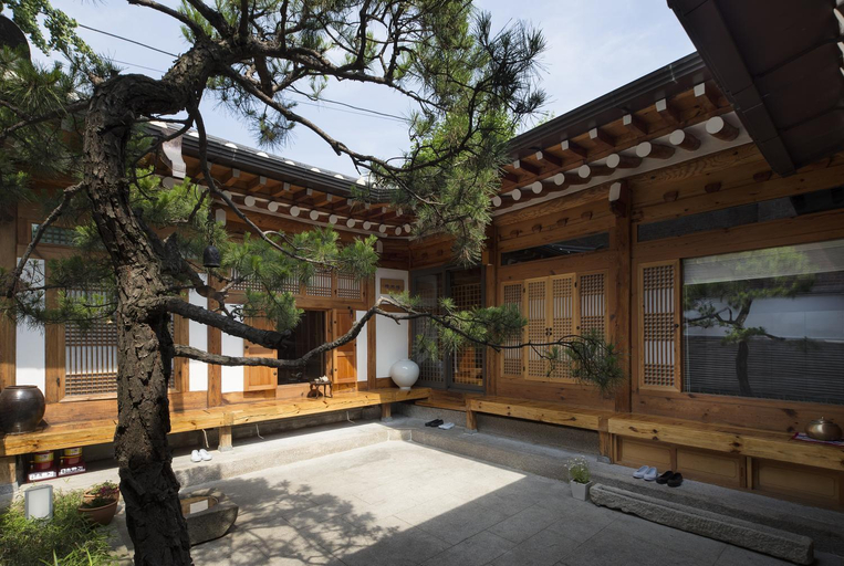View 4, Renewal Open!!! Entire Place, Traditional Stay Xiwoo , 時雨 시우 한옥독채, Jongno