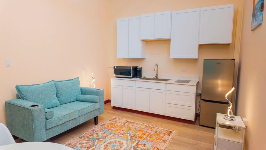 Living area 2, MDG Suites, Uitvlugt / Tuschen