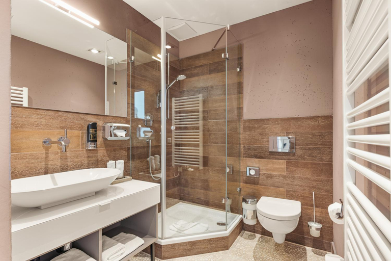 Bathroom 3, Boutique Hotel Villa Lago, Miesbach