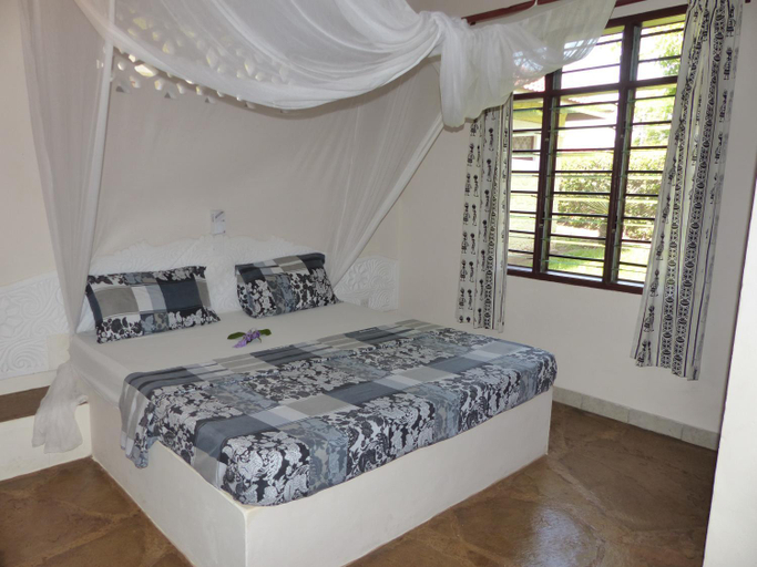 Bedroom 2, Safina Cottages, Msambweni