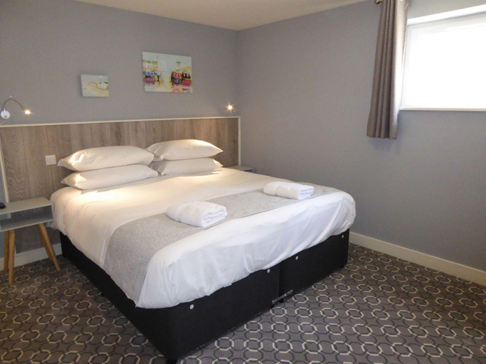 Others 1, rooms@73, Hampshire