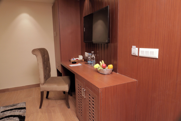 Others 5, THE LAKE HOTEL, Kolkata