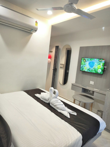Room 4, Hotel New Mahaveer, Ahmadabad