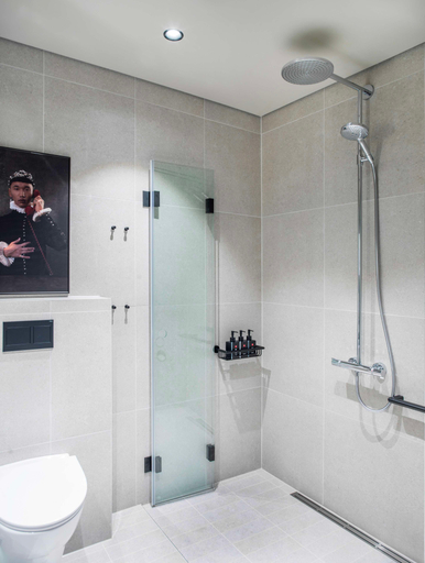 Bathroom 4, Radisson Red Helsinki, Uusimaa