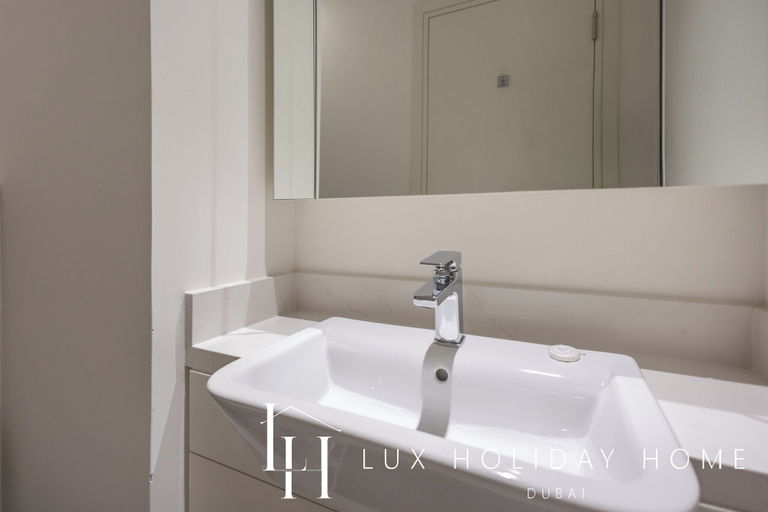 Bathroom 2, LUX The Business Bay Executive Suite, Dubai