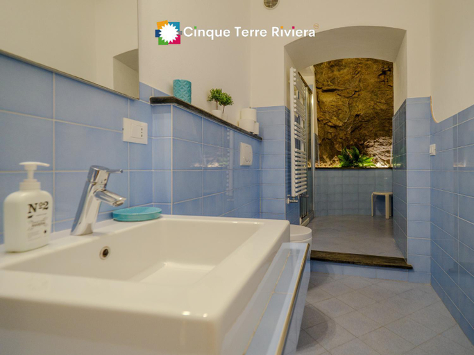 Bathroom 3, Casa Pina Quiet Apartment, La Spezia