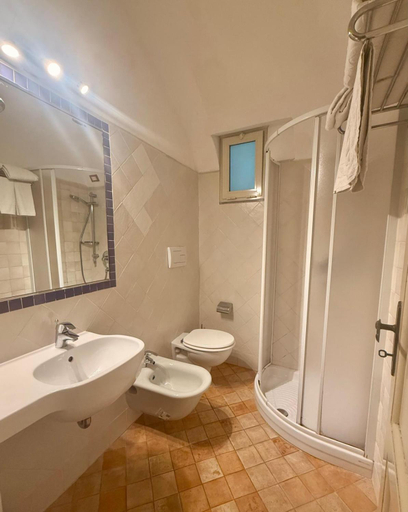 Bathroom 5, La Sirenetta Park Hotel, Messina
