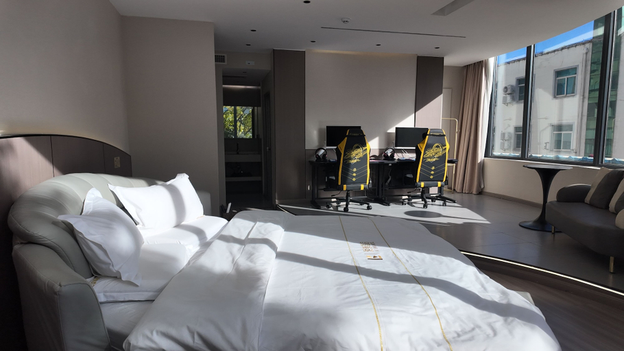 Room 2, Ancient City District Ai Shan Hotel, Lijiang