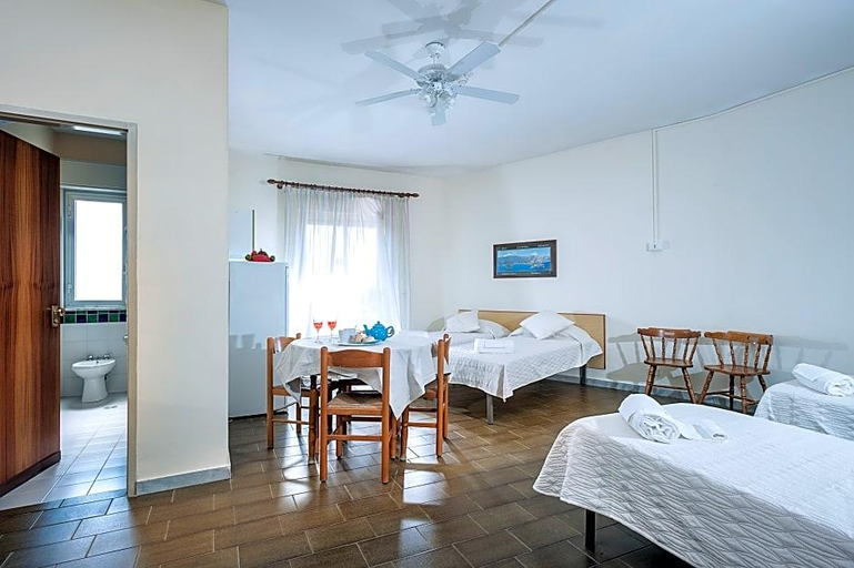 Bedroom 2, Villa Collina, Messina