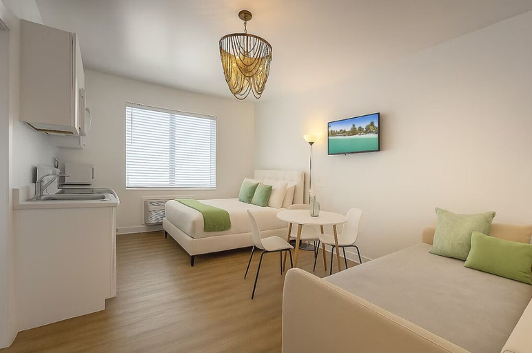 Interior, Charming Miami Beach Studio, Miami-Dade