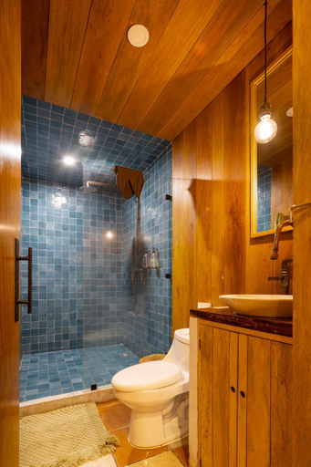 Bathroom 4, Somos, Puntarenas