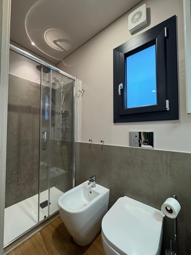 Bathroom 4, Camping Dolomiti, Trento