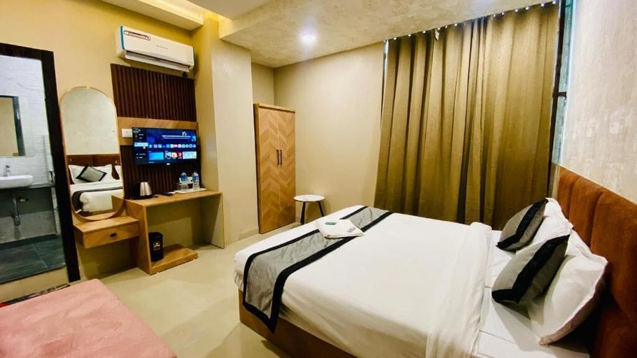 Room 4, HOTEL RS INN, Indore
