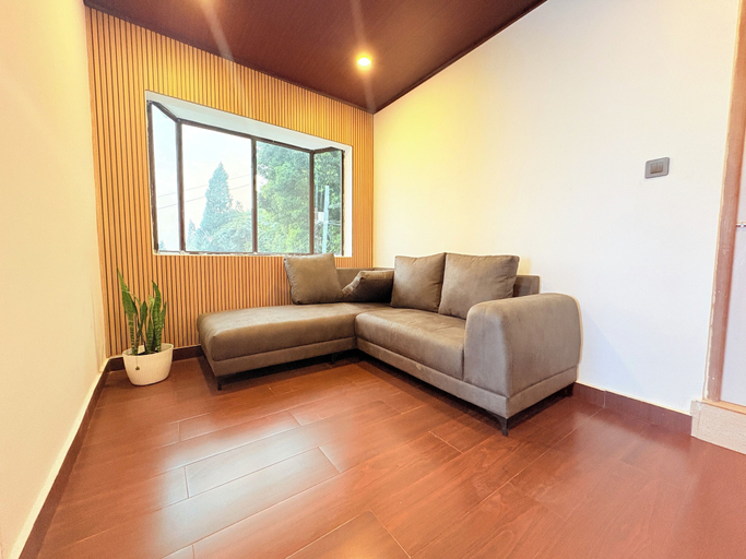 Room 5, The Emili Schenkl House Kurseong, Darjiling