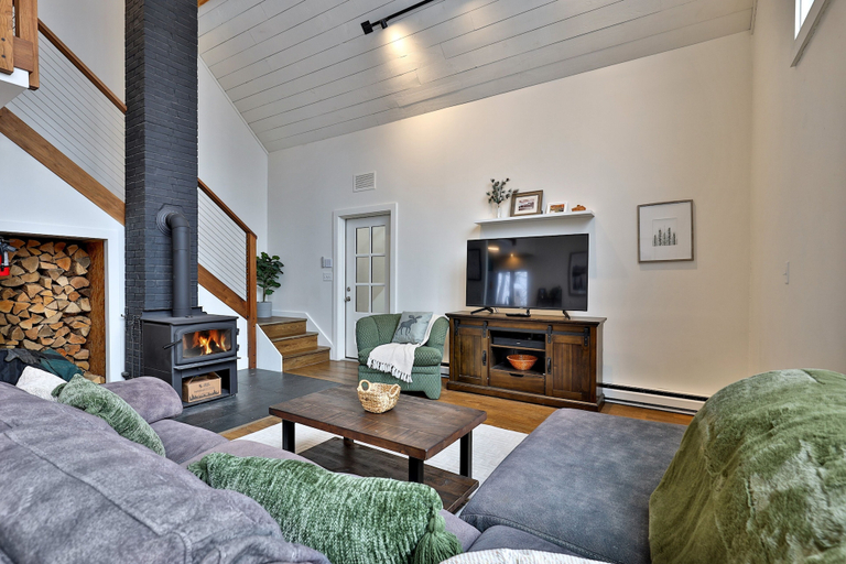 Living area 3, The Powder House 4 Bedroom Home, Rutland