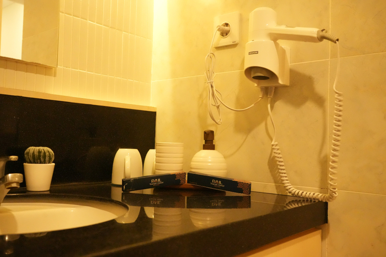 Bathroom 4, Rail Transit Hotel Medan, Medan