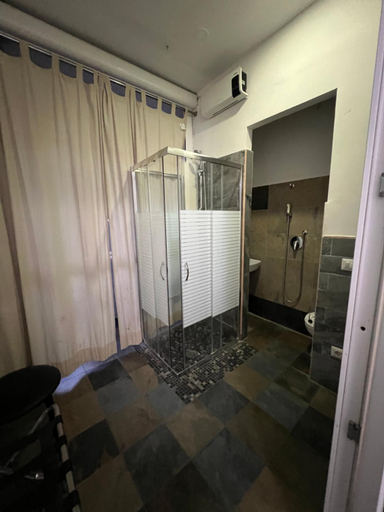 Bathroom 5, Golden Ratio, Roma