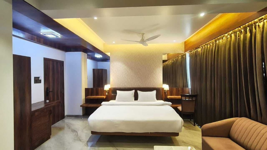 Room 3, Infinity In, Thane