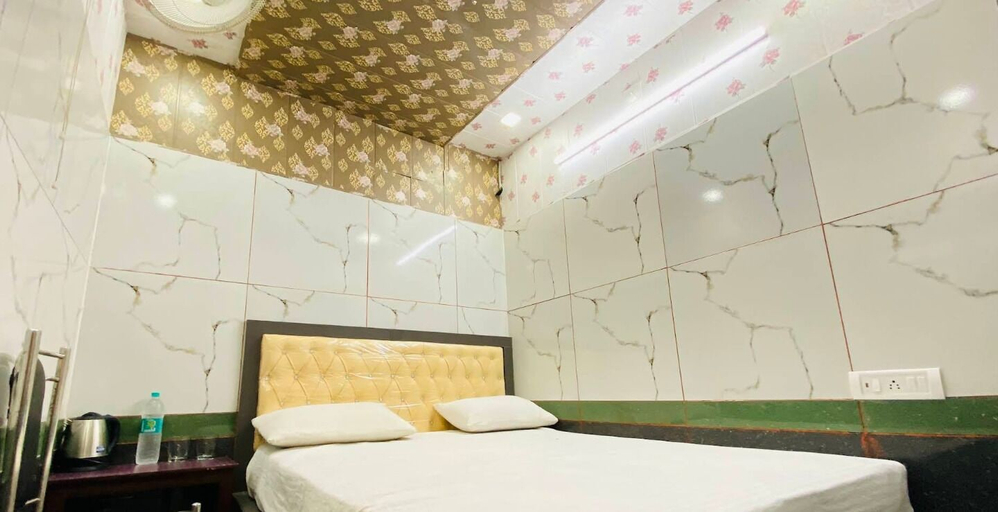 Room 3, Hotel Metro Palace Hapur, Hapur