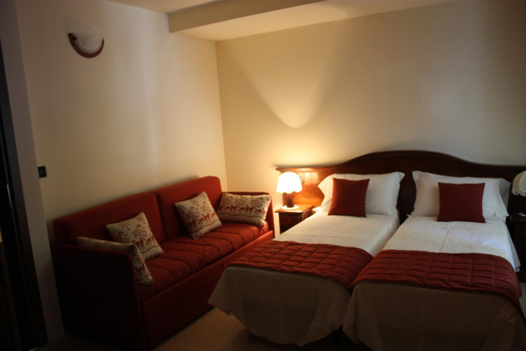 Bedroom 2, Olympic Mountains, Torino