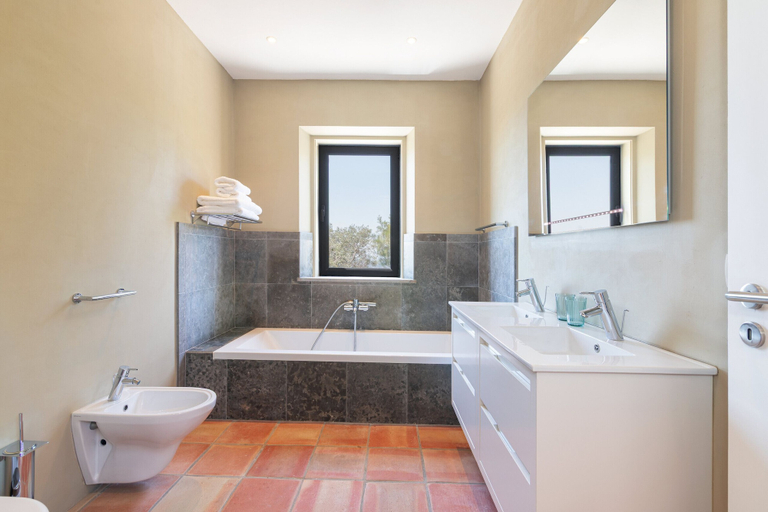 Bathroom 2, Casa Velha, Loulé