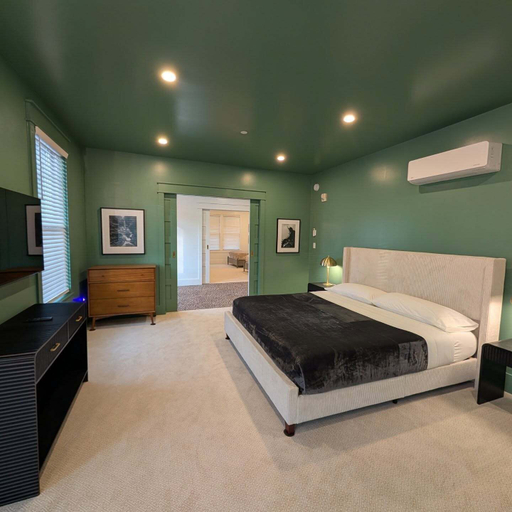 Room 4, Parkway House Goshen Family-Friendly Bed & Breakfast, Orange