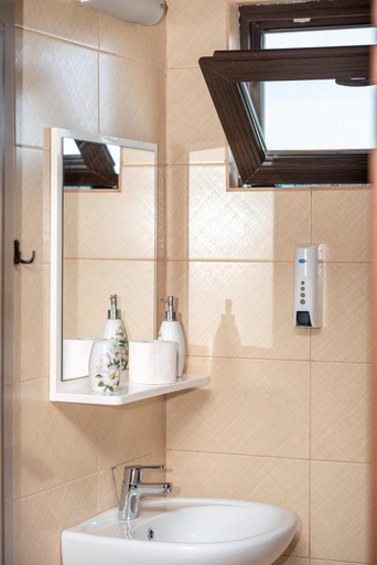 Bathroom 4, Hacienda del Mar'a, Limanu