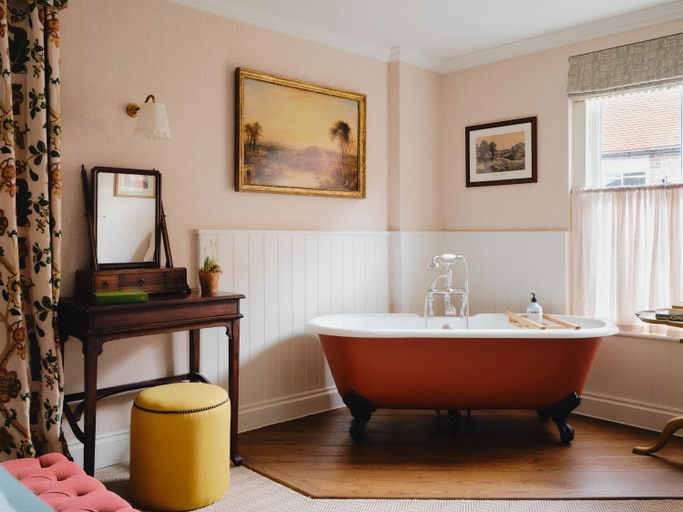Bathroom 4, The Swan Inn, West Sussex
