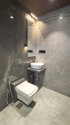 Bathroom 5, Infinity In, Thane