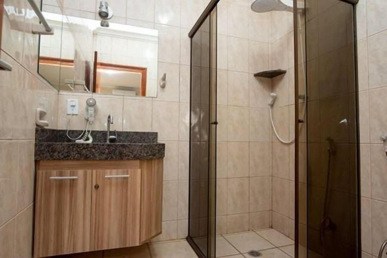 Bathroom 4, Universitário Hotel, Itapetininga
