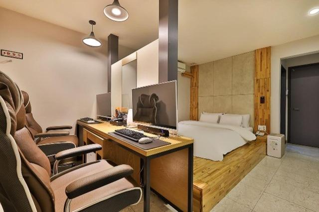 Bedroom, Ansan Vant Hotel, Hwaseong