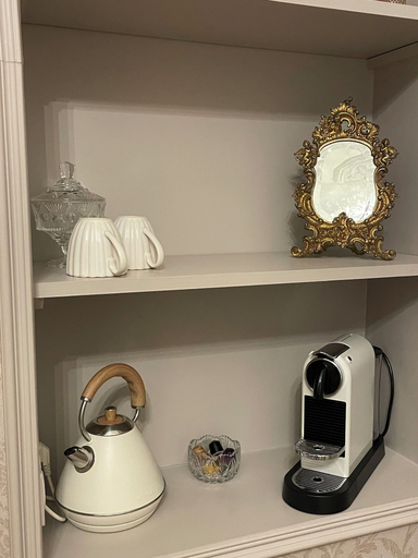 Coffee and/or coffee maker 4, House of Mailly, Vienne