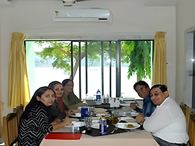Food & Drinks 3, Van Vihar Hotel, Dadra and Nagar Haveli