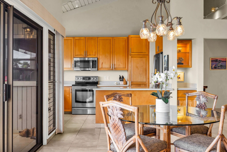 Private kitchen 4, Luxurious Wailea Oceanview Resort Vistas, Maui